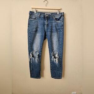 Kancan slim fit distressed crop 29x27